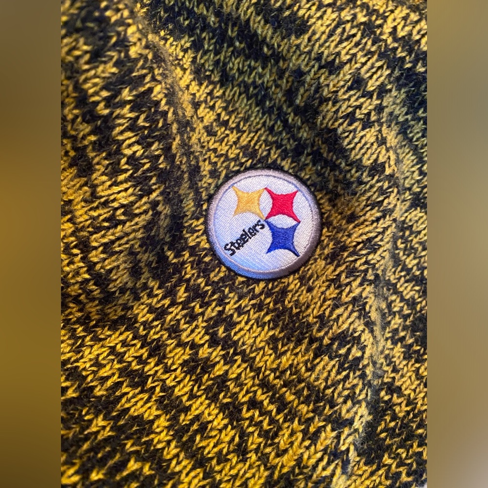 Infinity scarf (Steelers logo)